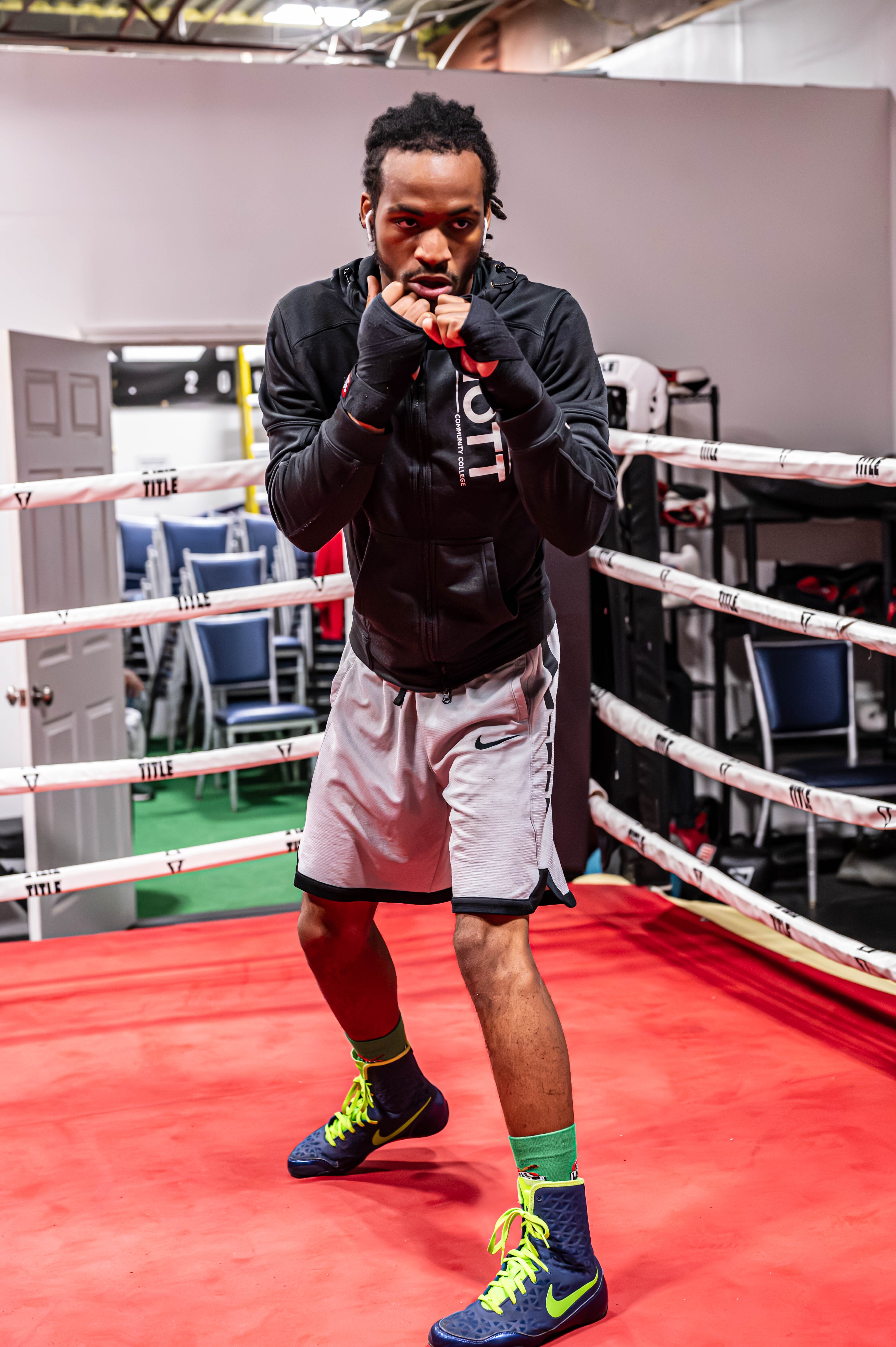 Jaylyn Nichols works on his footwork as he prepares for the fight.