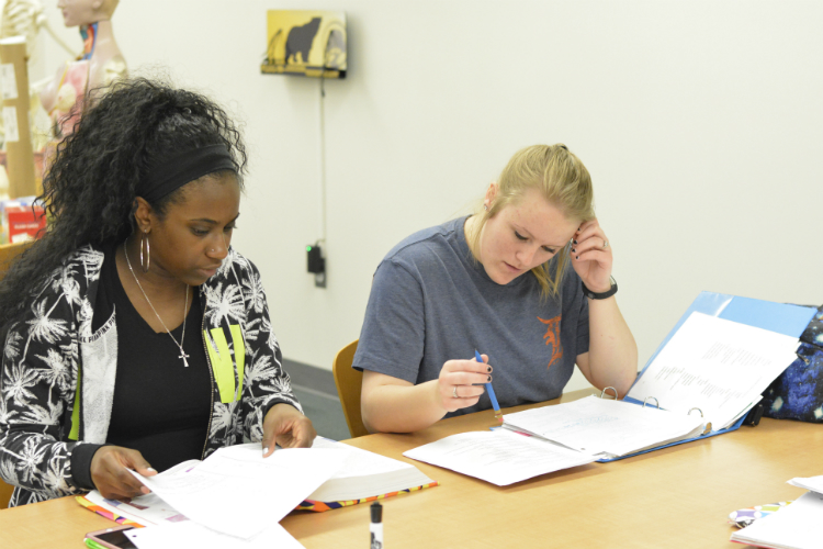 Students at Mott Community College study in one of the campus biology labs.