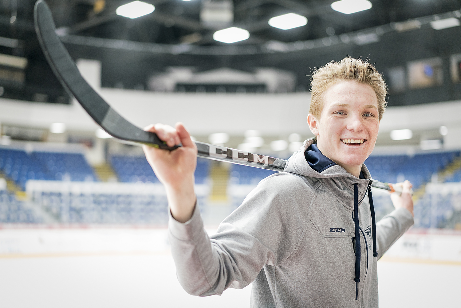 Flint, MI - Tuesday, January 30, 2018: Center for the Flint Firebirds, Ty Dellandrea, 17, set a new event record for the Sherwin-Williams CHL/NHL Top Prospects Game, with two goals within 20 seconds by a single player.