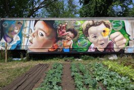 Isiah Lattimore-Balicki created this mural at 1605 Jane Avenue, adding even more life to the garden project there.