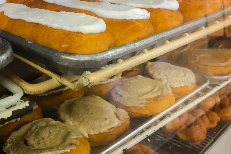 Donna’s Donuts selection includes donuts of all kinds of deliciousness—glazed, frosted, filled, plain, specialty rolls and other baked treats. 