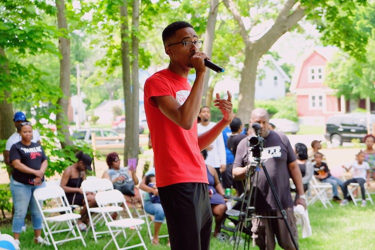 Fourth local R&B artist Curtis Green performs his latest single "Call It What You Want" during the V2xV showcase concert.