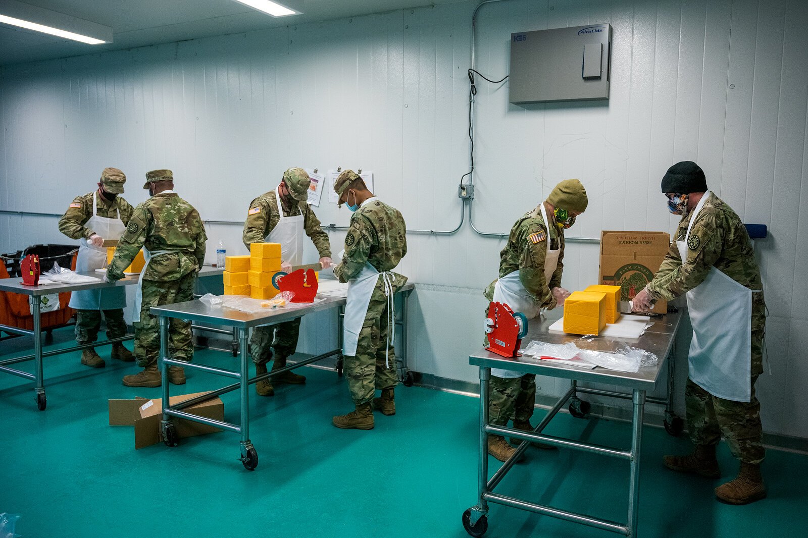 Michigan National Guard members volunteer at Food Gatherers.