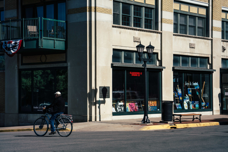 Bay City. Photos by Phil Eich.