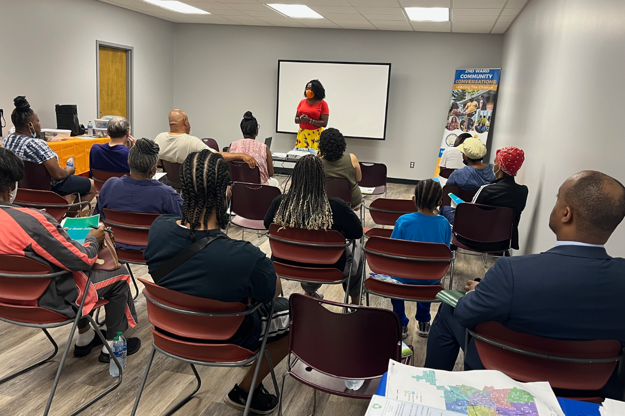 2nd Ward residents locked into learning about new resources and life hacks.