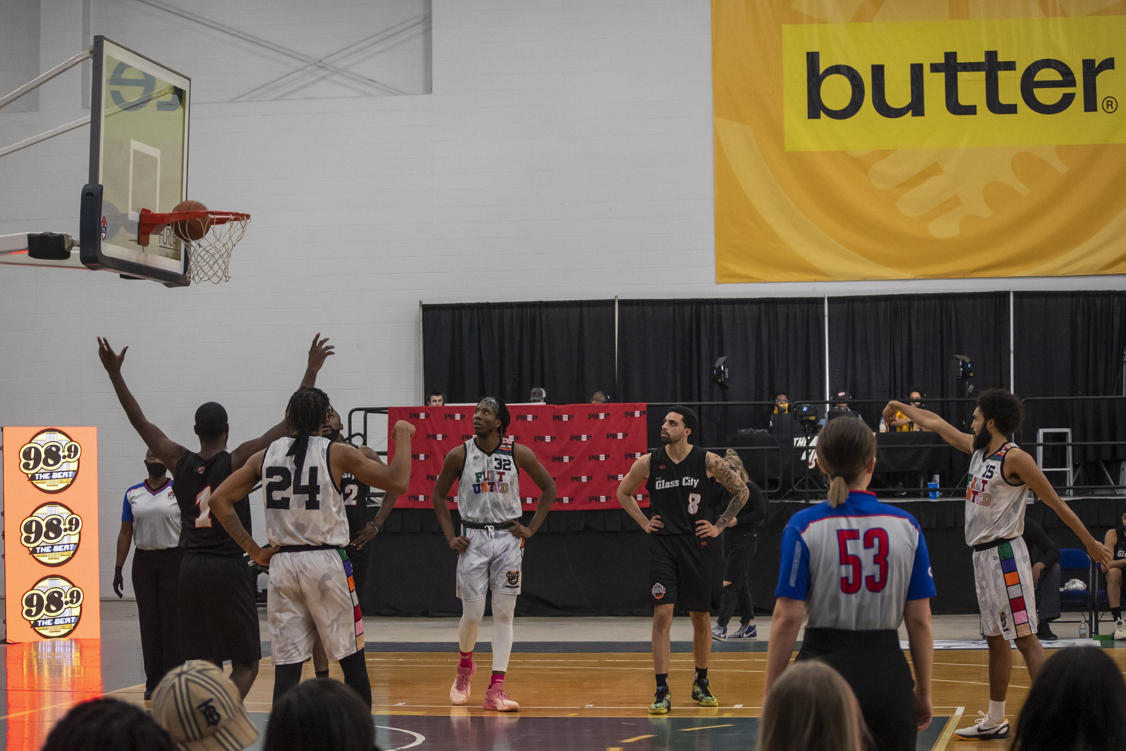 Roger Hood scores a free throw in the third quarter.